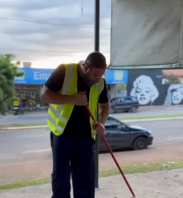 T1004033 Milionário Ele Finge Ser Varredor, Pará Testar Namorada Do Filho Dele! part2