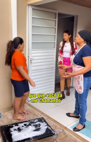 T0112016 Lavou televisão com água sabão acusou funcionária de ter lavado part2