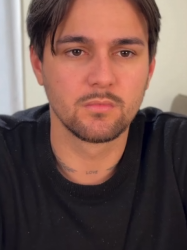 T0412030 colega não acreditou no que Agatha estava falando olha que chefe vai fazer part2