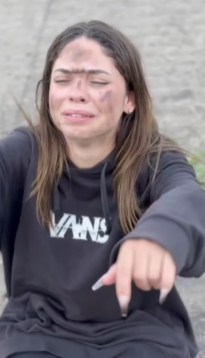 T1004002 Atropelada no meio da rua! part2