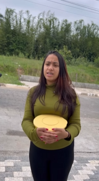 T1721010 Olha que essa garota dizia sobre essa nova vizinha part2