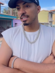 T0512032 Essa pobre menina ficou milionária nunca esqueceu sua melhor amiga part2