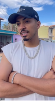 T0512032 Essa pobre menina ficou milionária nunca esqueceu sua melhor amiga part2