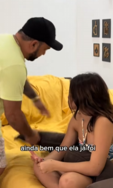 T0304013 Ela esperou sua irmã sair pra avisar que estava acontecendo parte part2