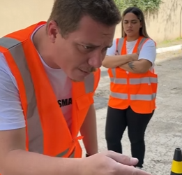 T0802013 Ele queria abusar de sua posição de autoridade mas ele nunca imaginou quem era essa mulher part2